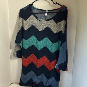 Auditions chevron lightweight tunic top size large